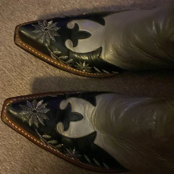 Stunning Lucchese Diva boots - Picture 4 of 16